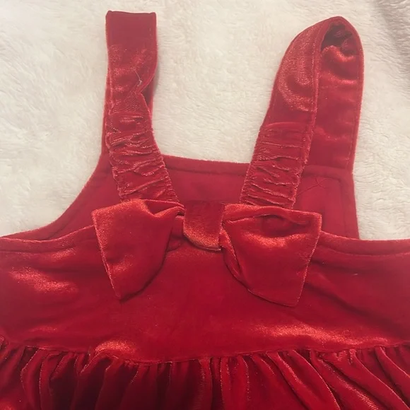 Toddlers red velvet dress - Picture 3 of 4